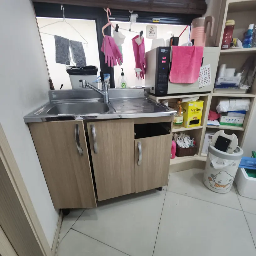 사무실 탕비실 소형 싱크대 교체 설치 — 시공 전