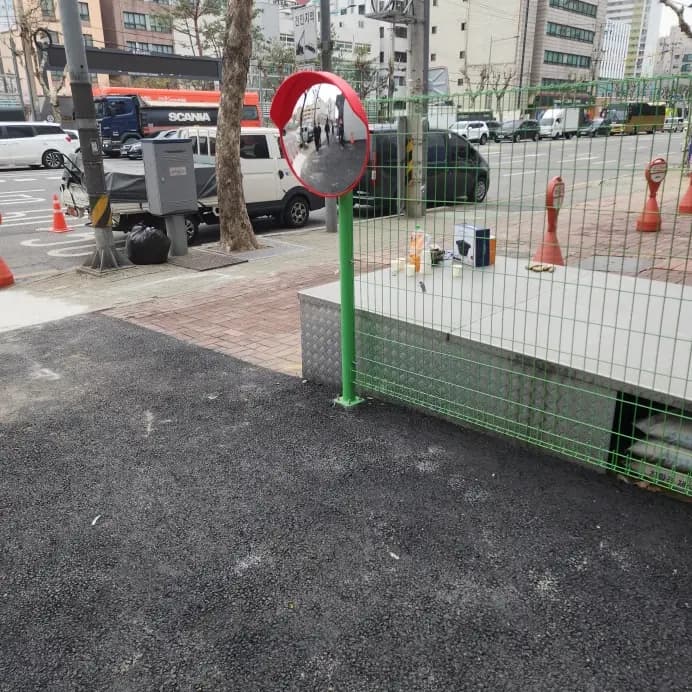 영등포 사각지대 거울시야확보 도로반사경 설치 — 시공 후